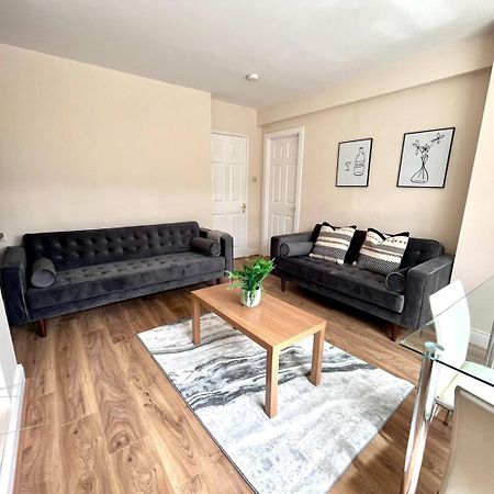 Central 4 Bedroom House With Driveway Newcastle upon Tyne Zewnętrze zdjęcie